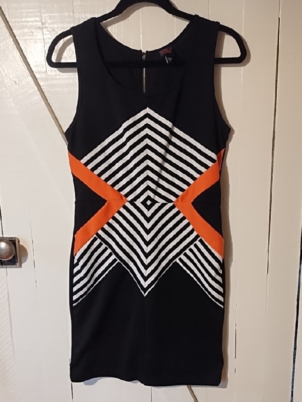 EUC Medium 2B Bebe Black, White & Orange Geometric Bodycon Mini Dress